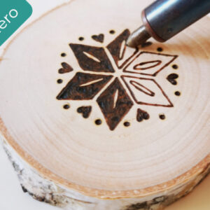 corso per imparare a usare il pirografo e a decorare piccoli oggetti in legno.